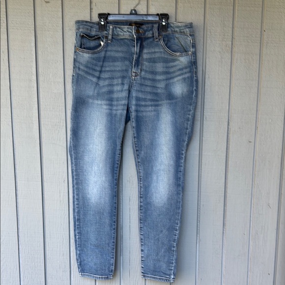 Frye Classic Blue Denim Jeans - Picture 1 of 8
